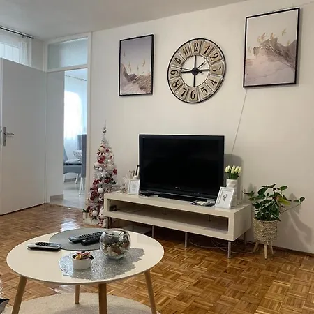 Nova Varos Apartment *